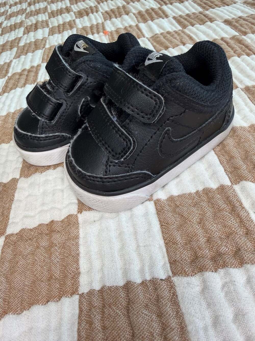 Nike Capri 3 Ltr Size 2C Black Leather Sneakers